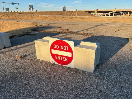 concrete-barrier-blocks-672